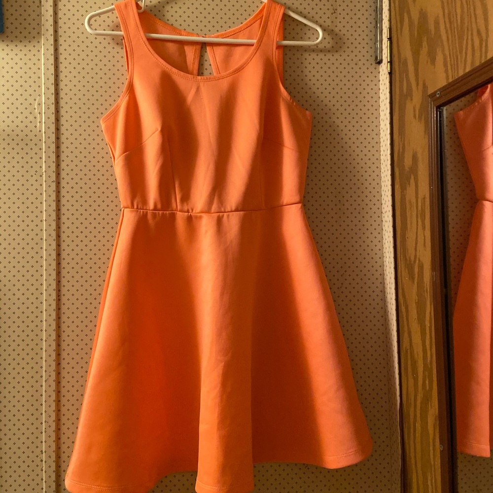 DRESS